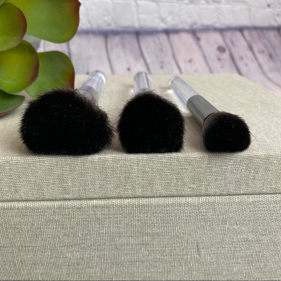 2/$34 Opulent Beauty Crystal Clear 3pc. Brush Set - Picture 5 of 6